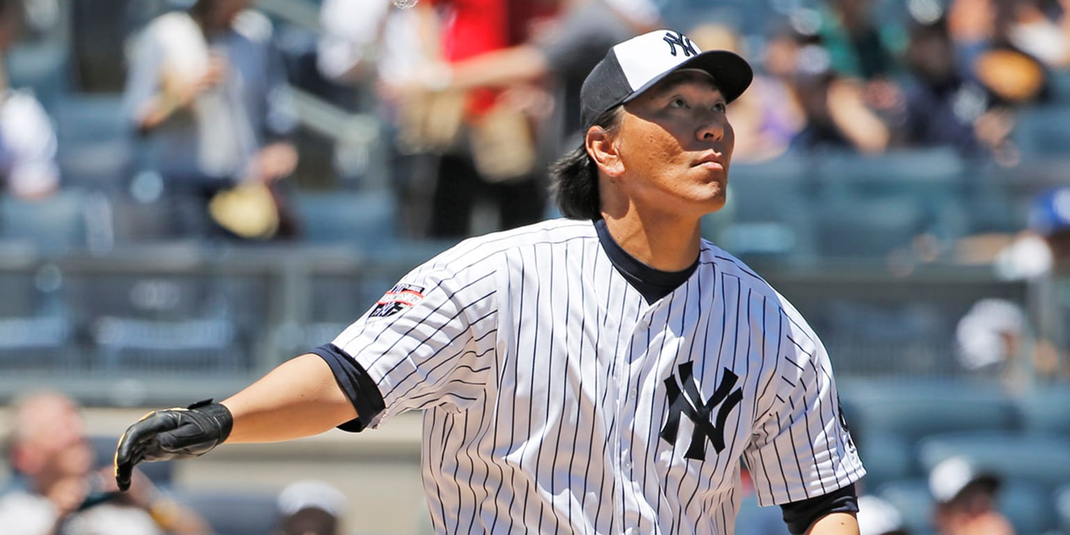 We received messages from Hideki Matsui and active athletes from