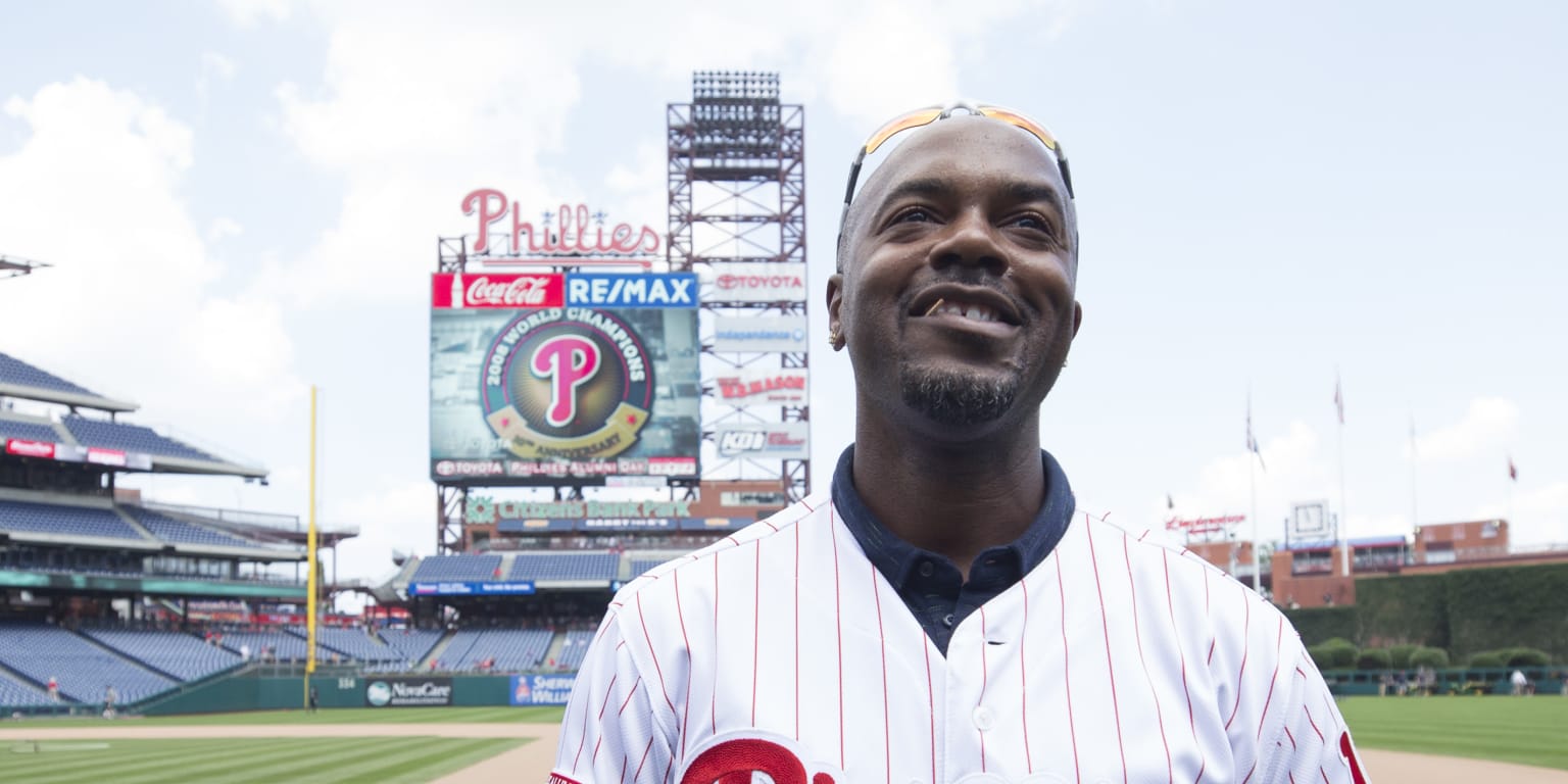 Jimmy Rollins talks to playoff-hopeful Phils