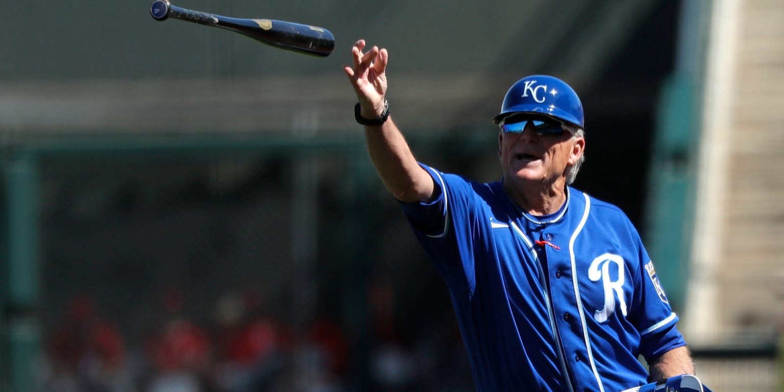 Royals part ways with hitting coach Terry Bradshaw