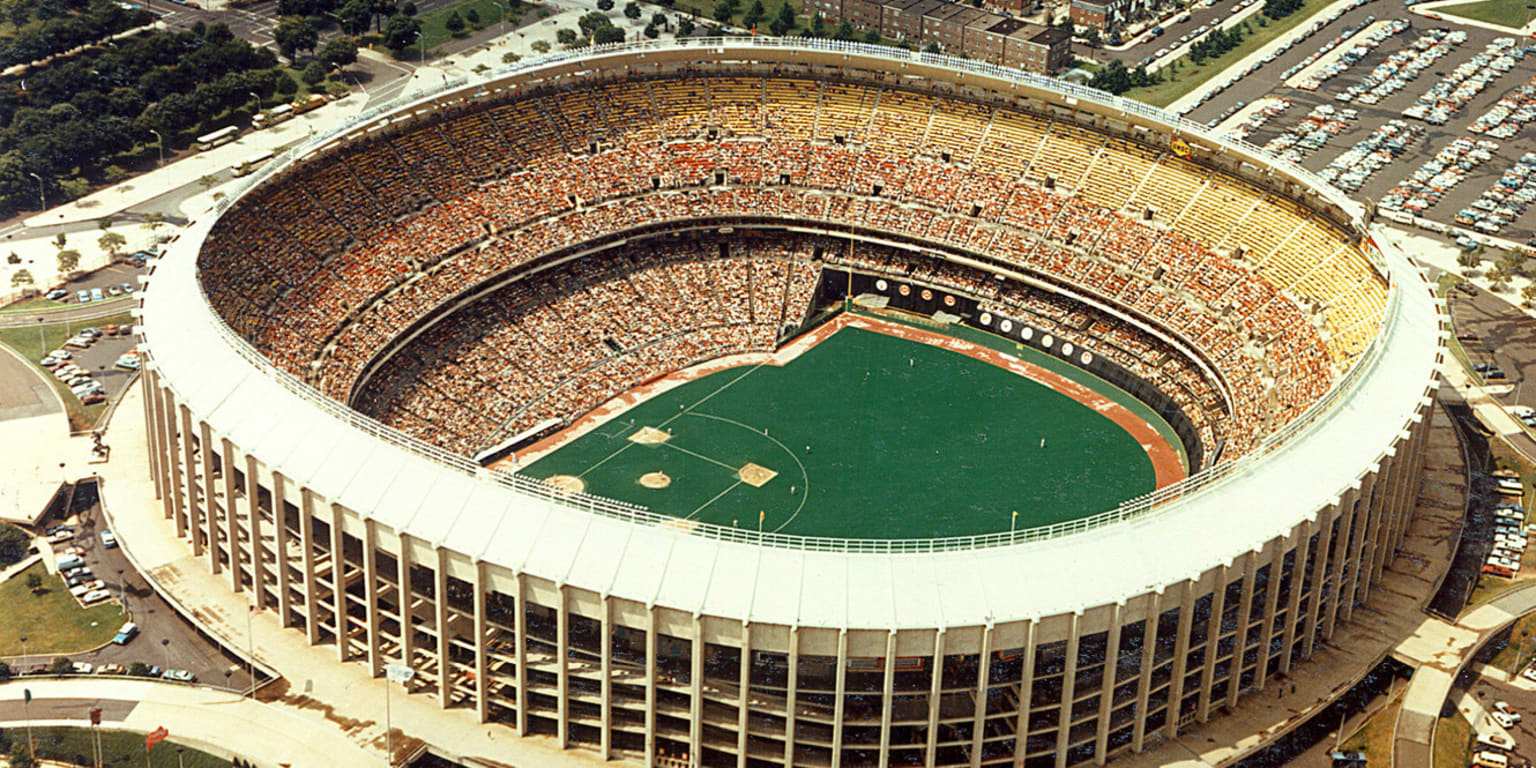 Remembering Veterans Stadium: April 10, 1971 - March 21, 2004