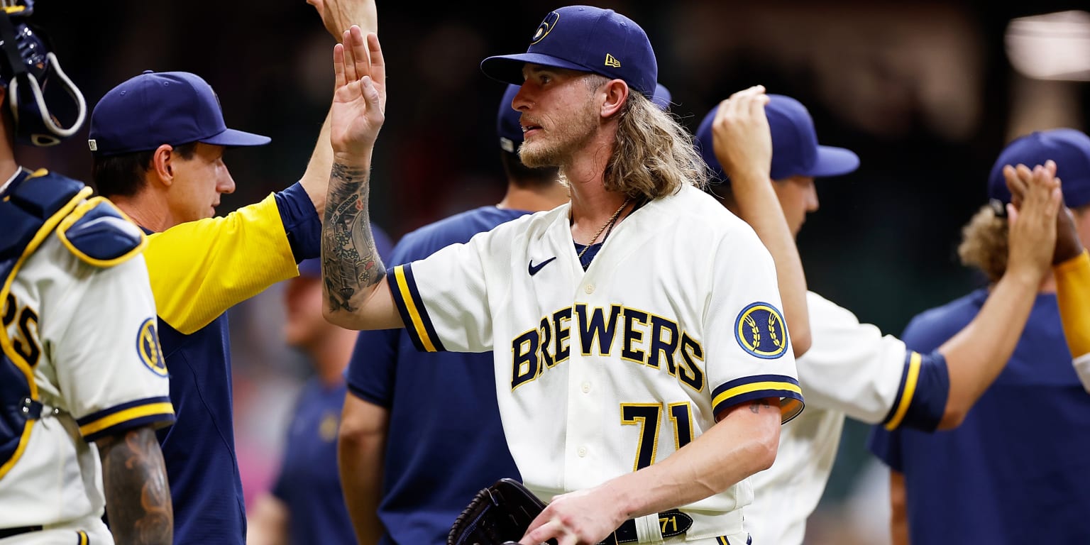 Josh Hader back with Brewers after wife's pregnancy scare