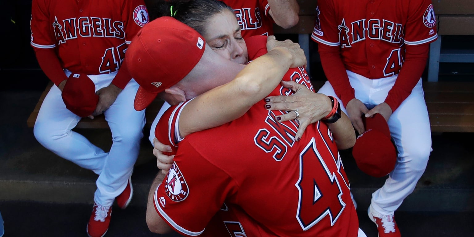 Mike Trout honors Tyler Skaggs with No. 45 jersey at All-Star Game