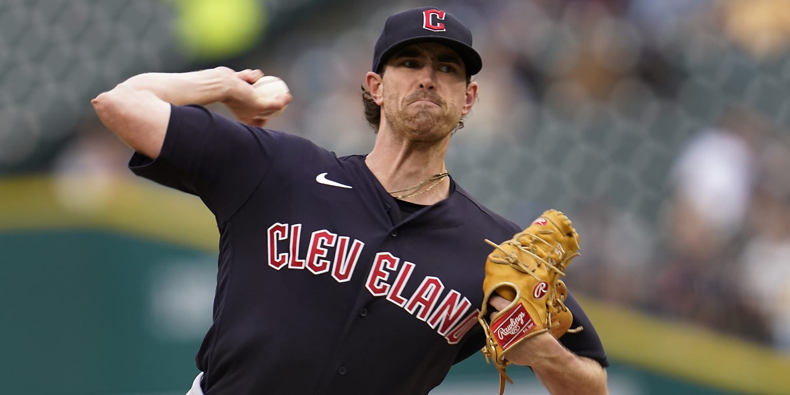 Shane Bieber goes 7 strong innings, Andrés Giménez homers as