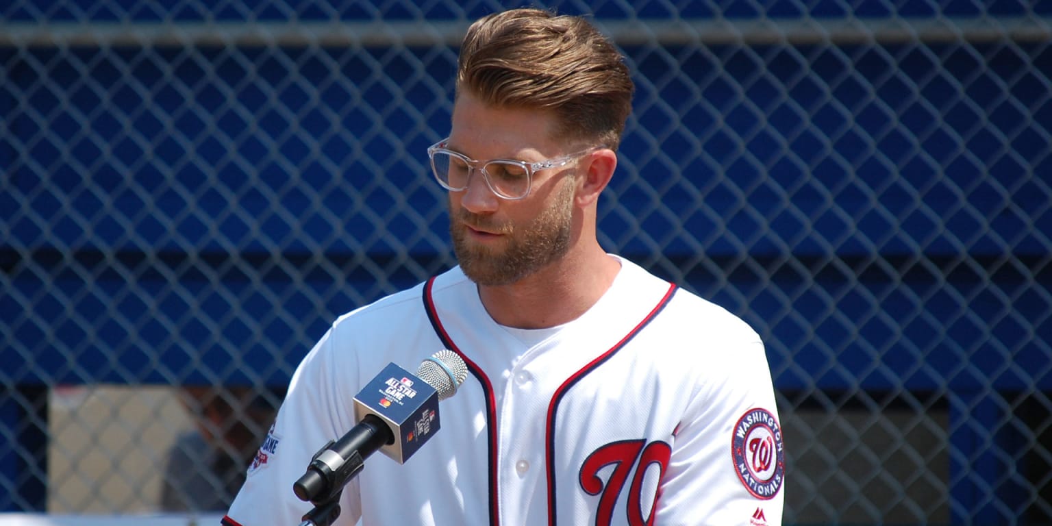 Baseball MVP Bryce Harper lends Palm Desert student a hand with promposal