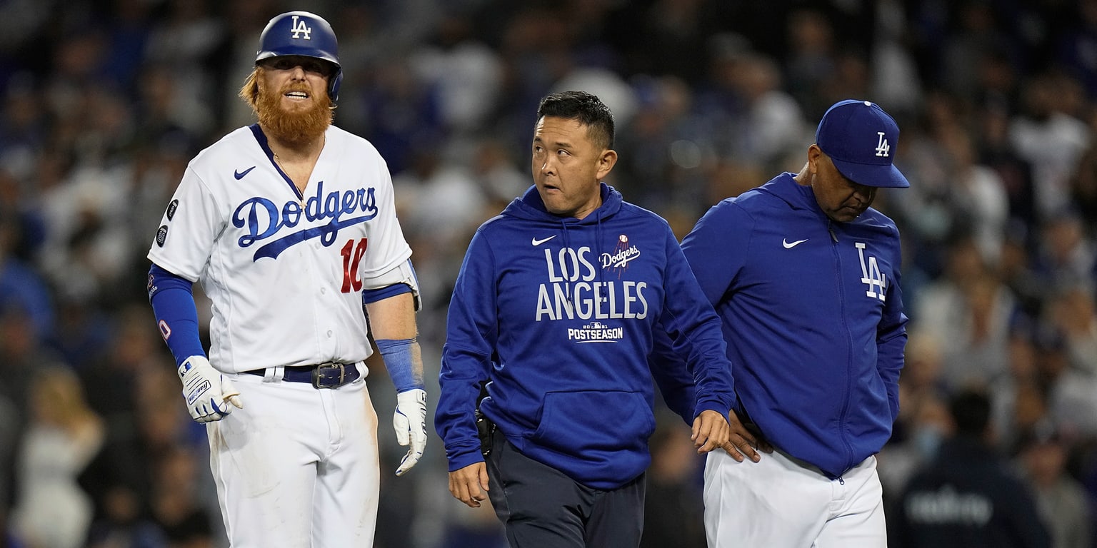 Dodgers' Justin Turner out for Game 2 of NLCS with neck injury