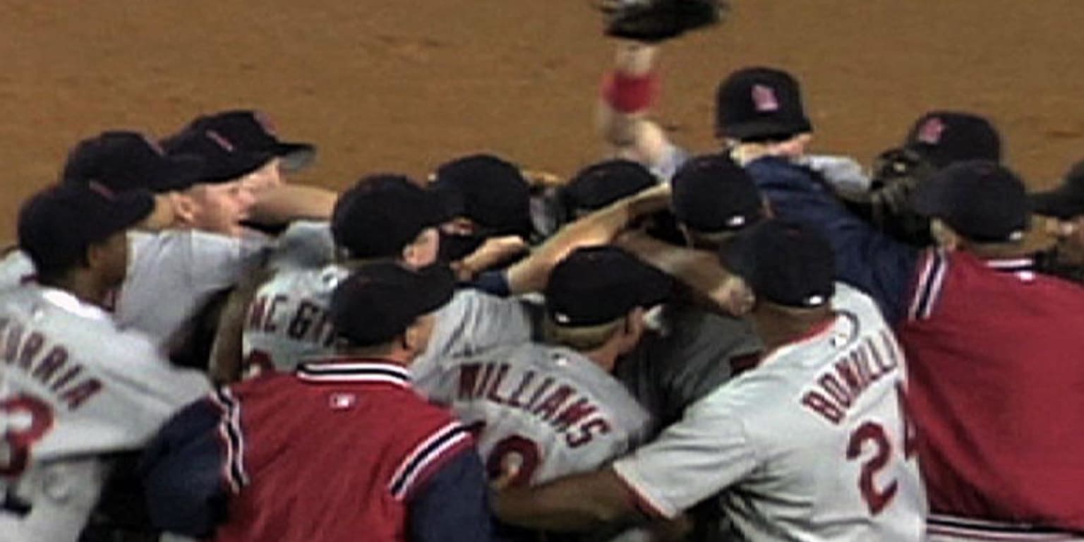 Bob Forsch plunks Gary Carter in the rear, then throws a no-hitter