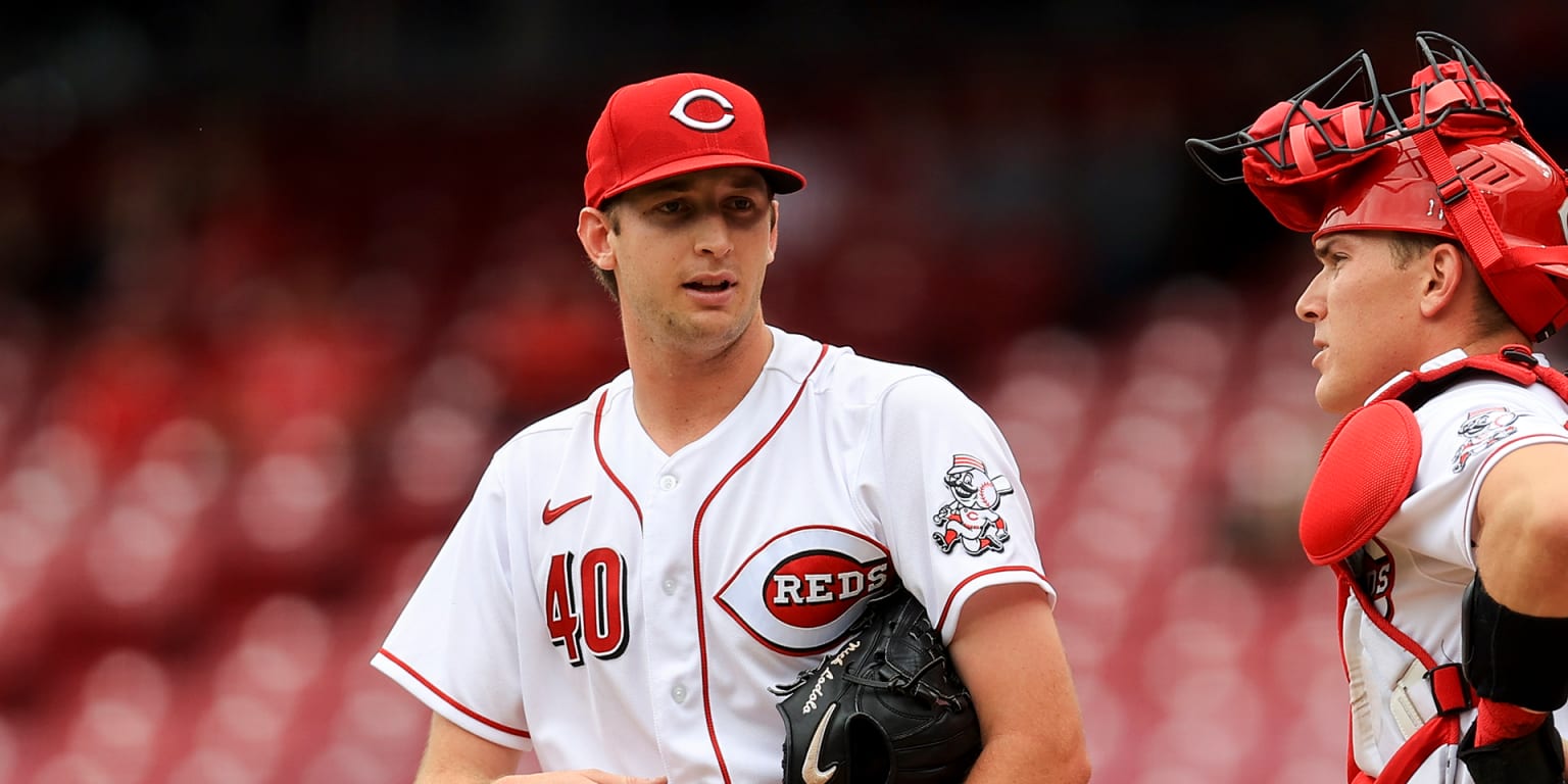 Reds' Nick Lodolo gets first professional win