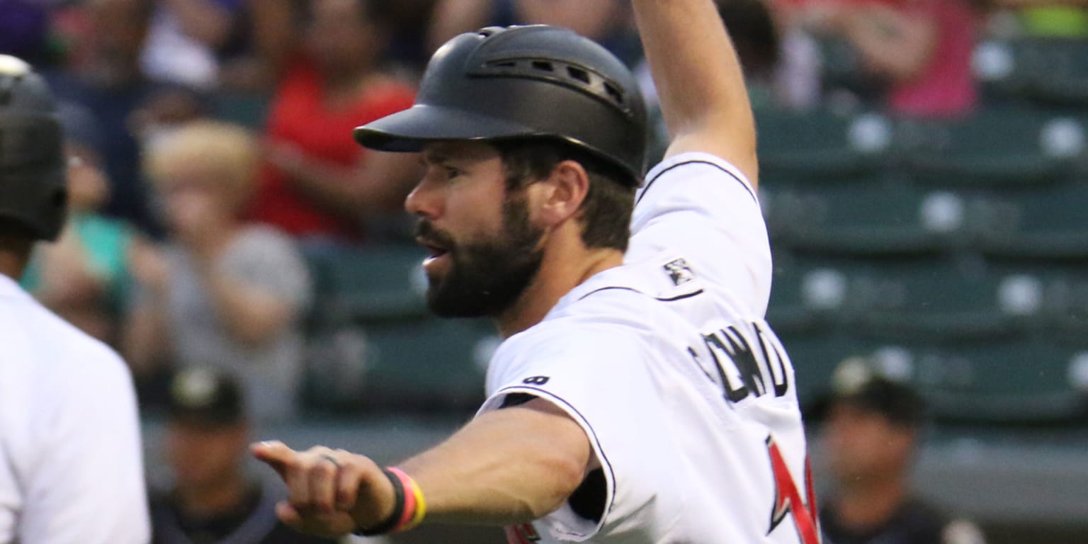 Josh Bell chooses lifelong minor leaguer as Home Run Derby pitcher