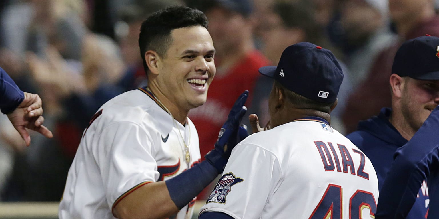 Twins wild walk-off propels them over Tigers