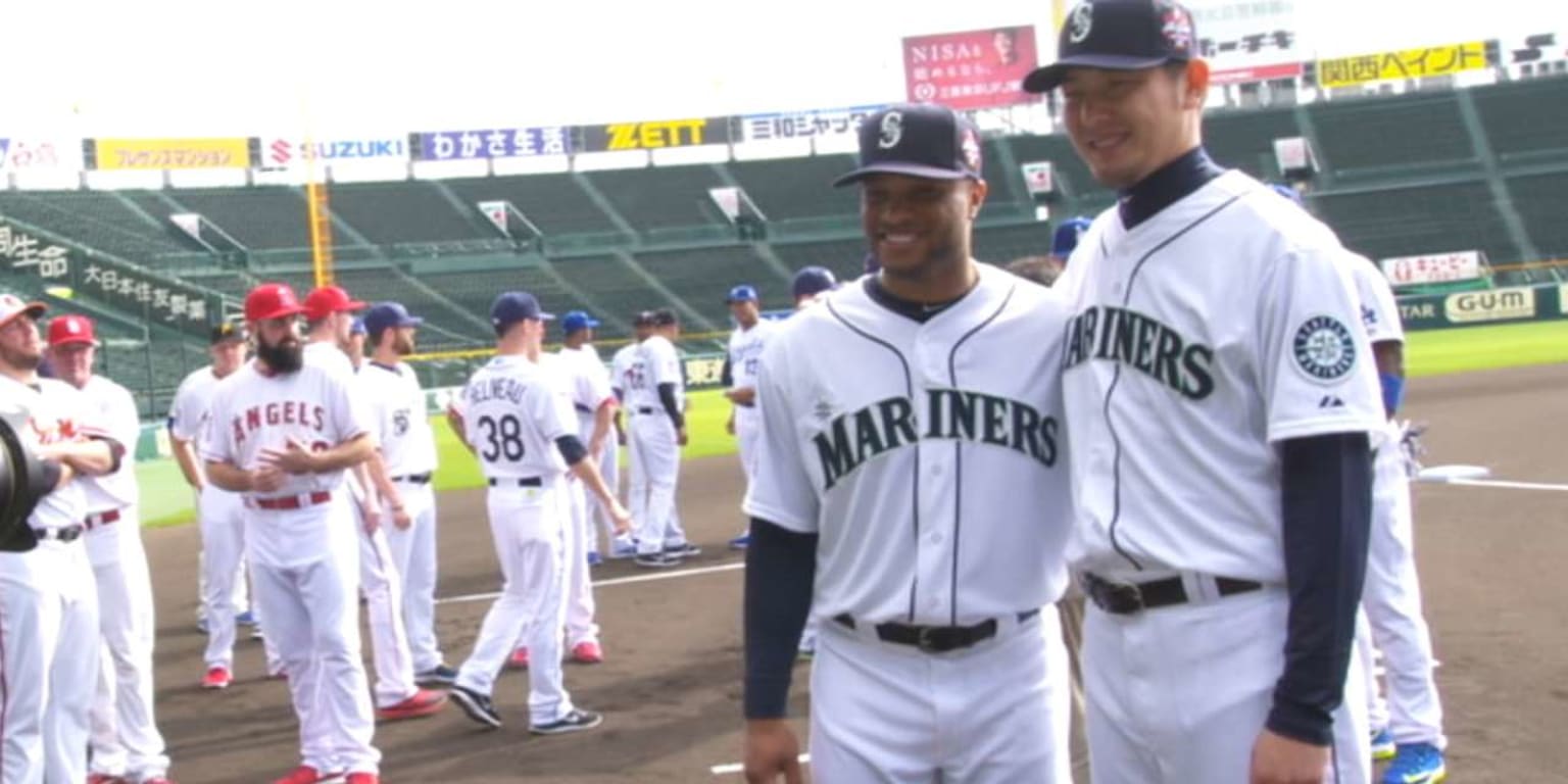 An alldirt infield and 'authentic' ramen MLB AllStars share first