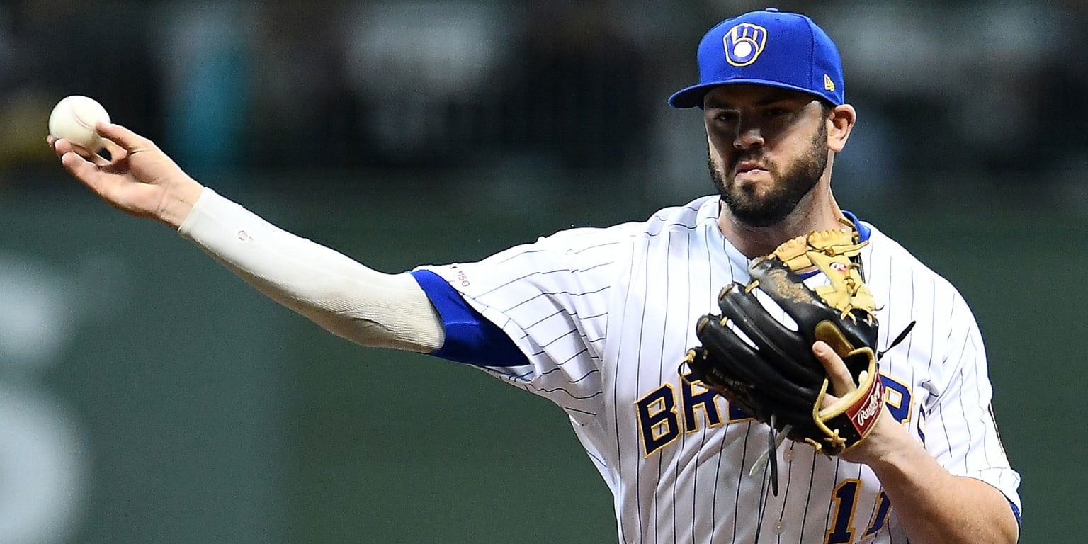 Watch: Mike Moustakas double lifts Milwaukee Brewers over St