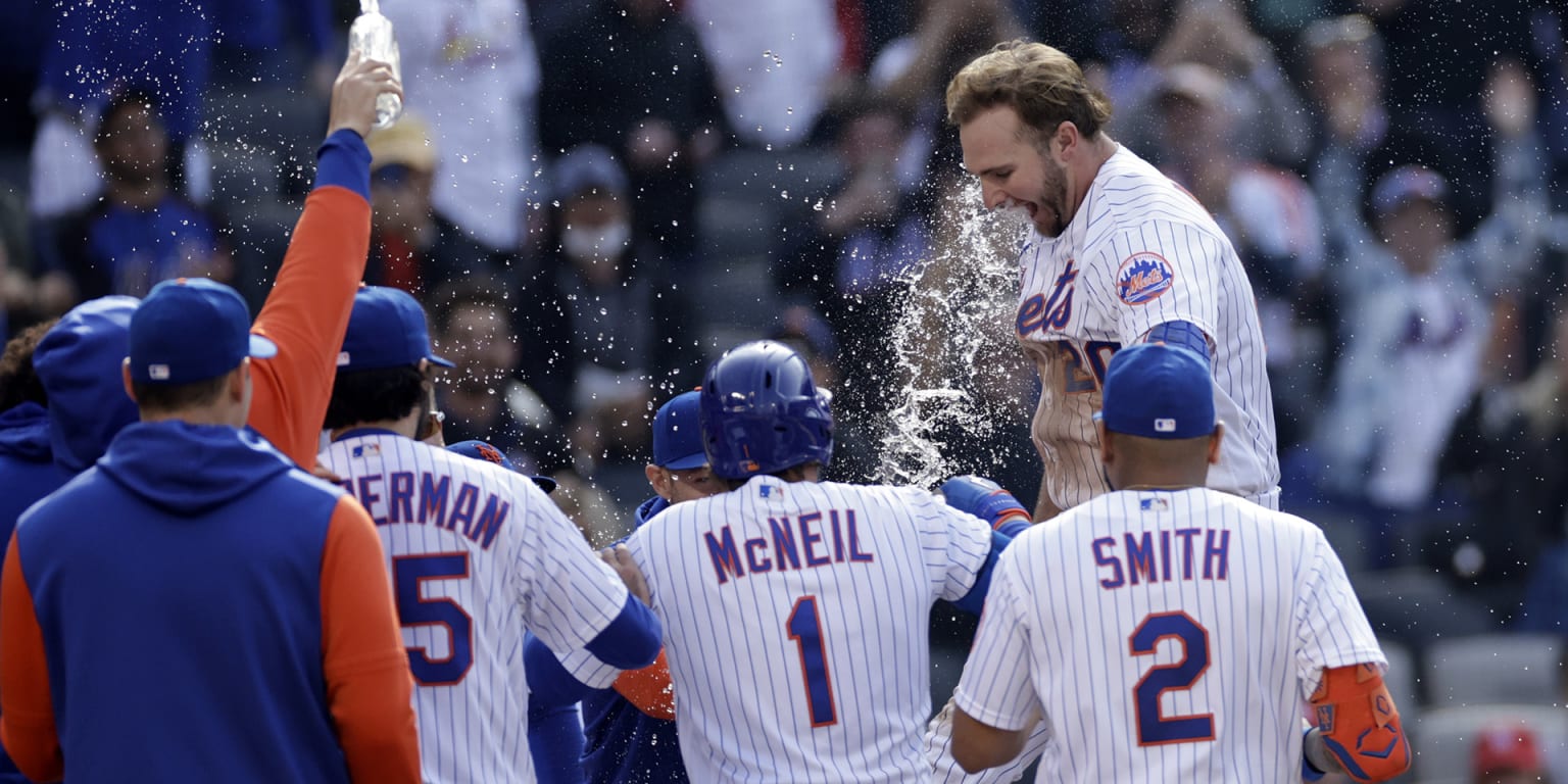 Alonso slam, 10th-inning rally lifts Mets over Guardians