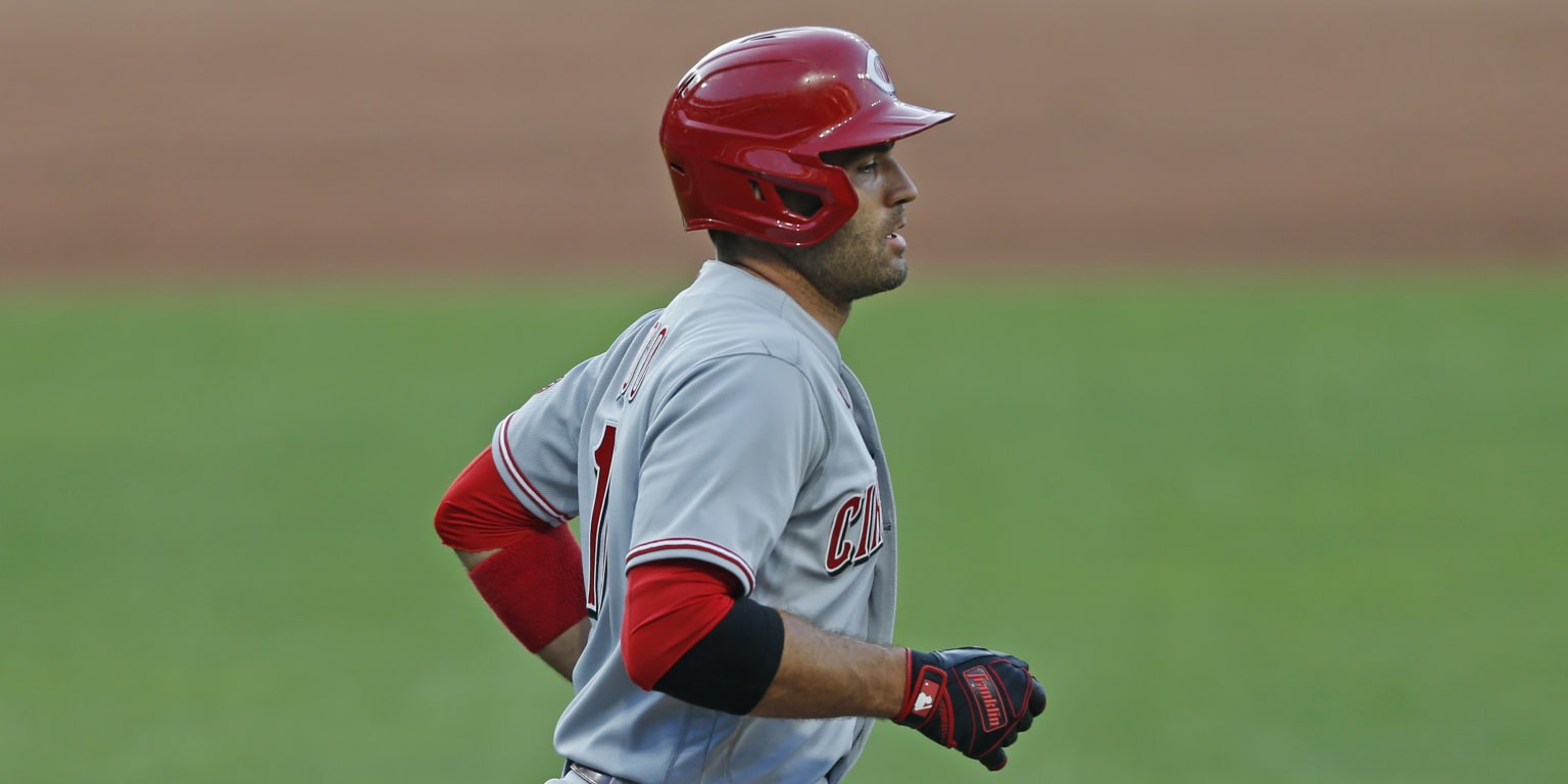 Resurgent Votto giving Reds a lift