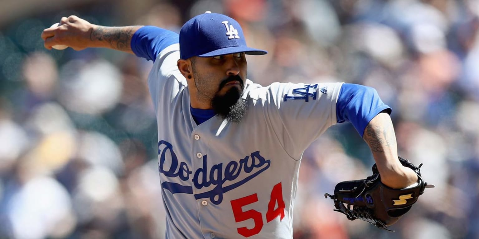 Dodgers trade Sergio Romo to Tampa Bay Rays