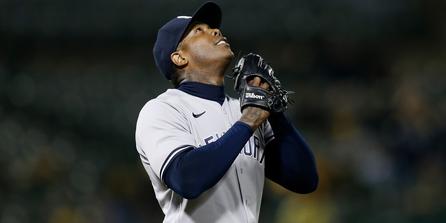 New York Yankees: Aroldis Chapman mixes slider with heater