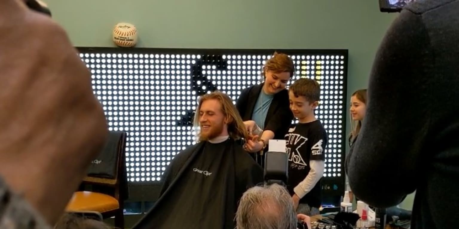 White Sox's Michael Kopech cuts his hair for charity