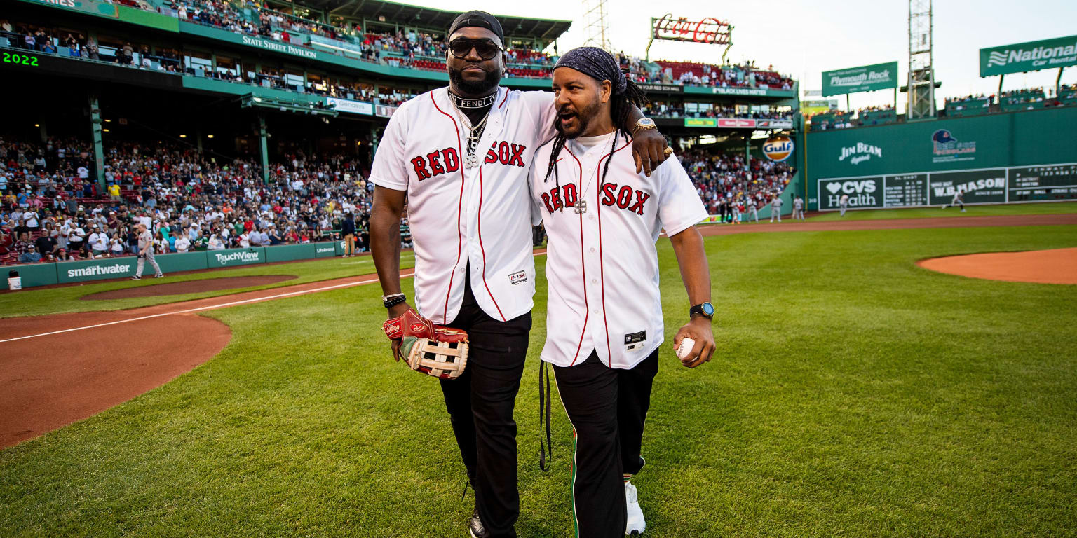 Manny Ramirez throws out first pitch at Fenway Park