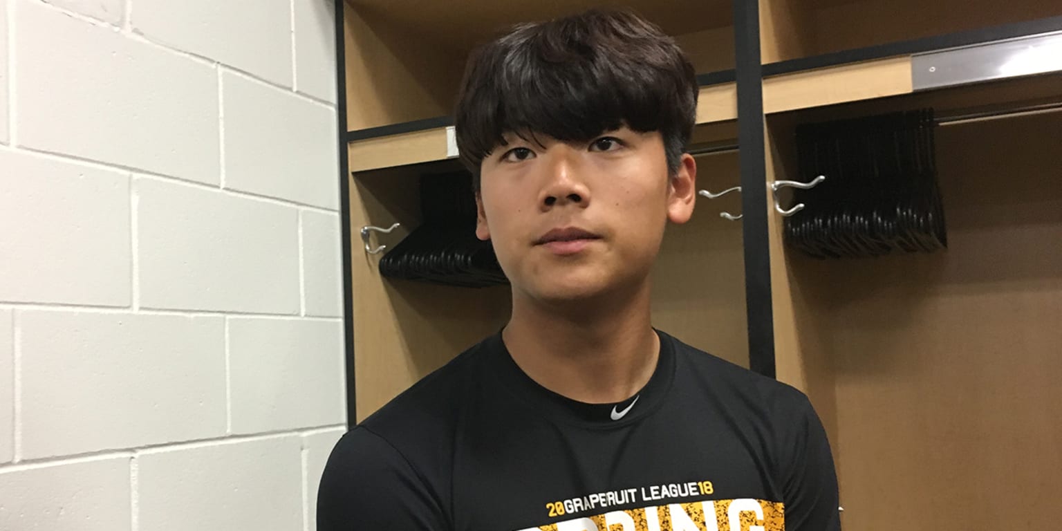 Bae Ji-hwan makes major league debut with the Pirates