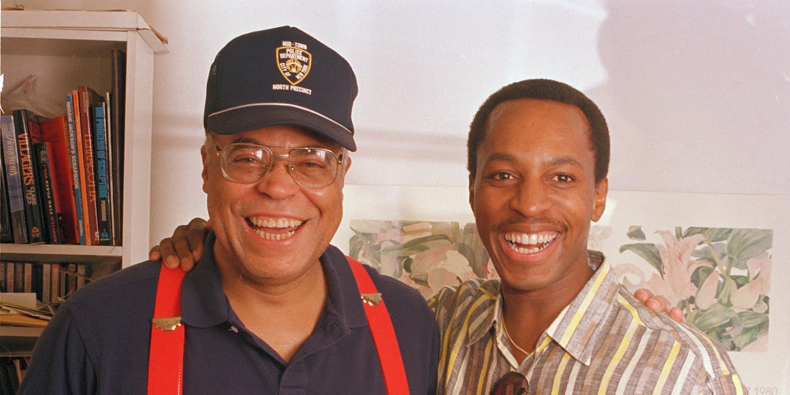 Photo of the Day James Earl Jones hangs with Willie Randolph before a