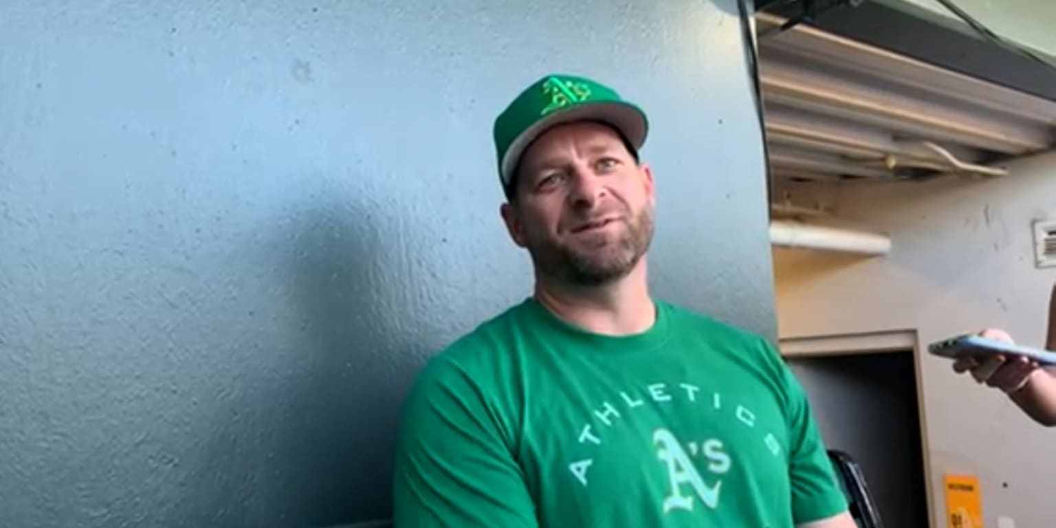 Braves catcher Stephen Vogt out for rest of season after hernia