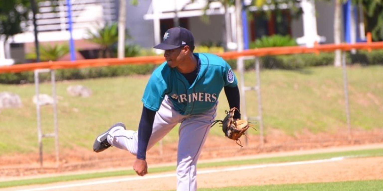 Why Rangers' José Leclerc, Ezequiel Durán owe their baseball careers to  their moms