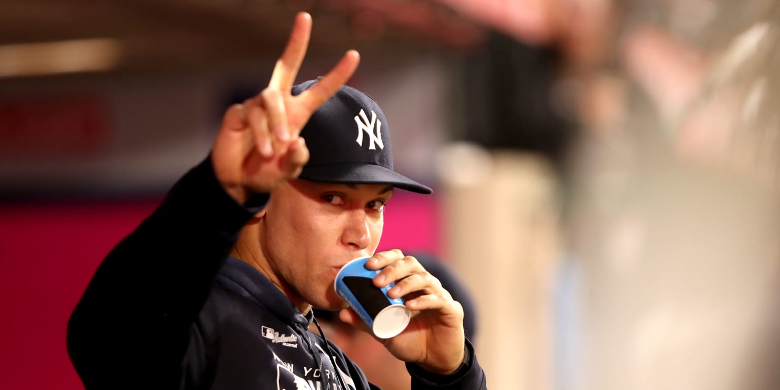 Yankees star Dellin Betances pitches the importance of math to students 