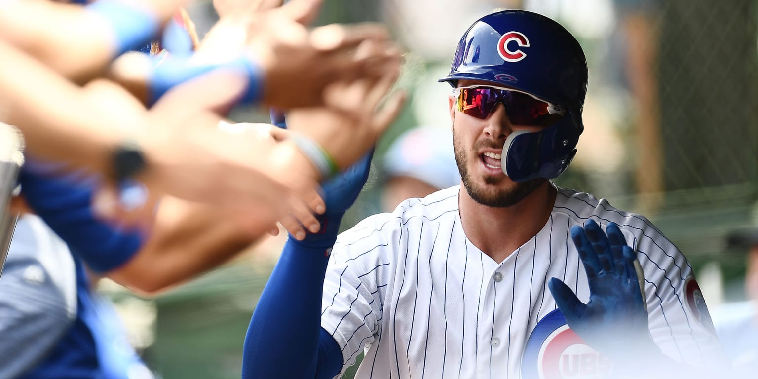 Kris Bryant hits his 100th career home run 