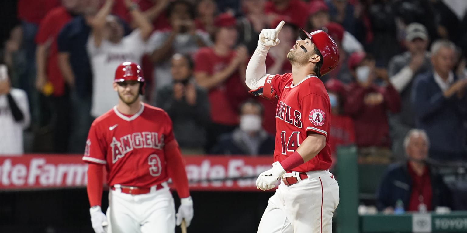 Jonrones de Angelinos se quedaron cortos