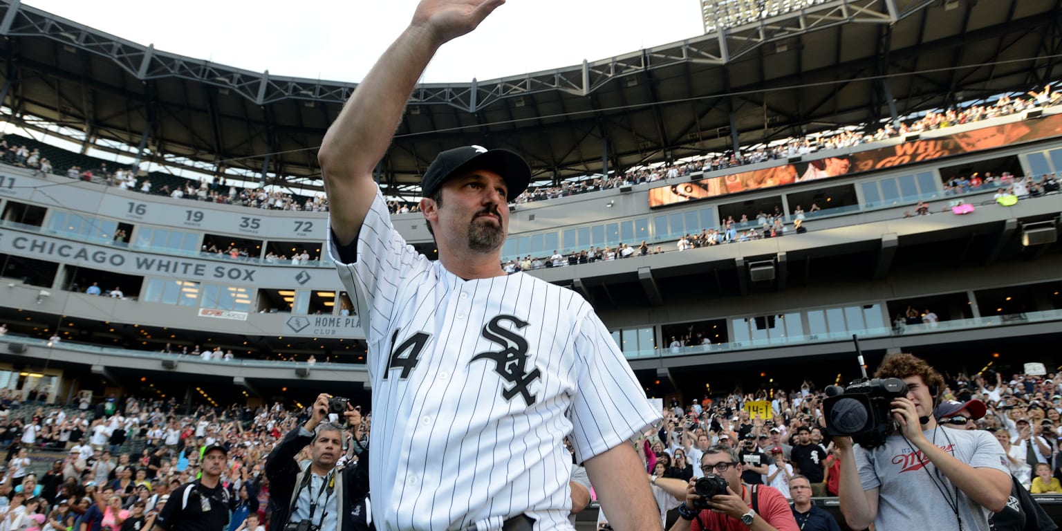 Watch Paul Konerko say goodbye -- and thanks -- to White Sox fans