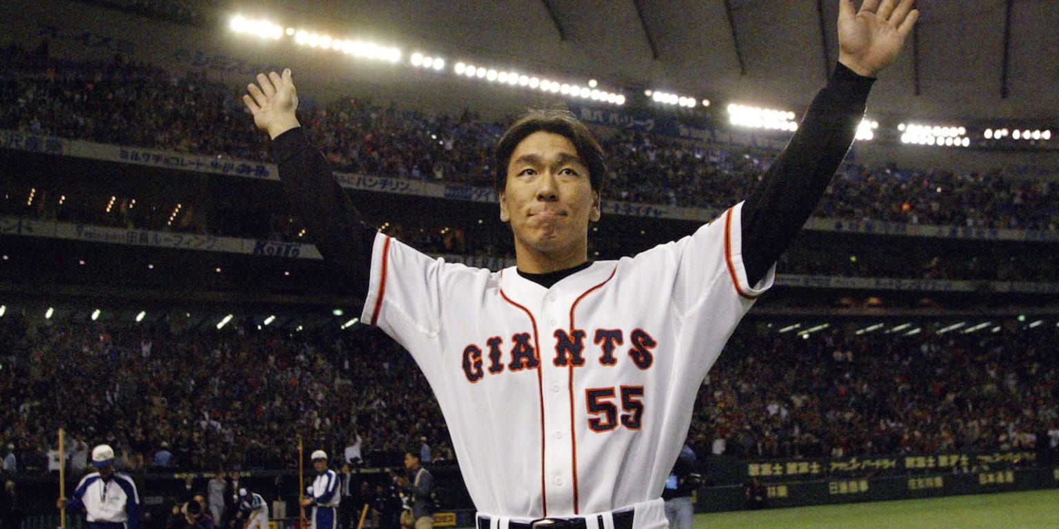 New York Yankees' outfielder Hideki Matsui, of Japan, fields a