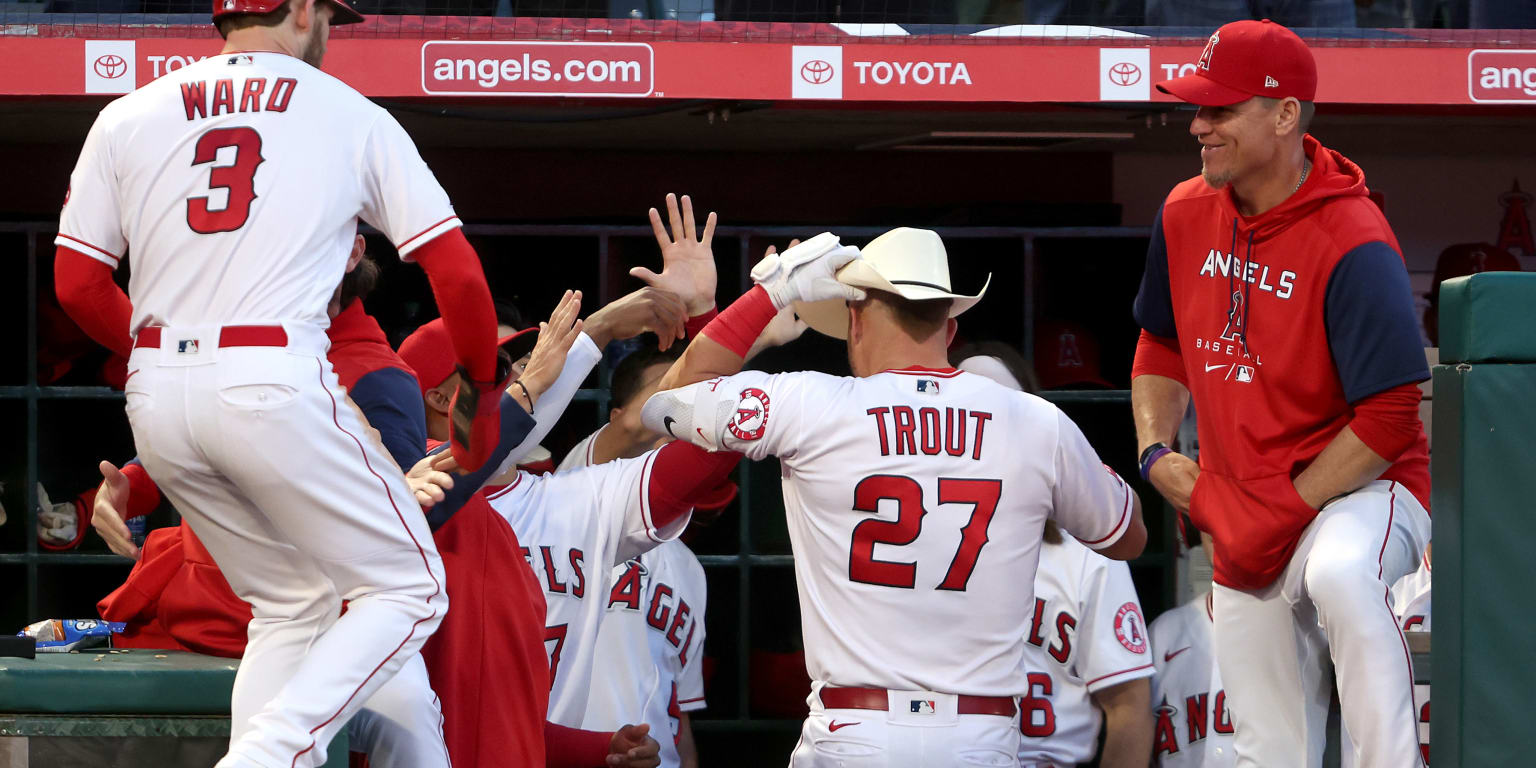 Trout, Cron power Angels past Mets