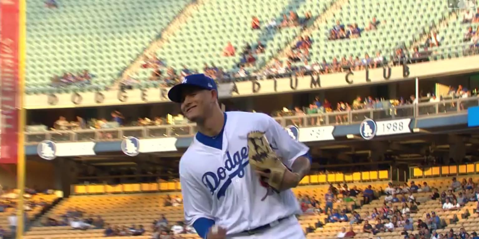 PHOTO: Manny Machado's slick Air Jordan 7 baseball cleats