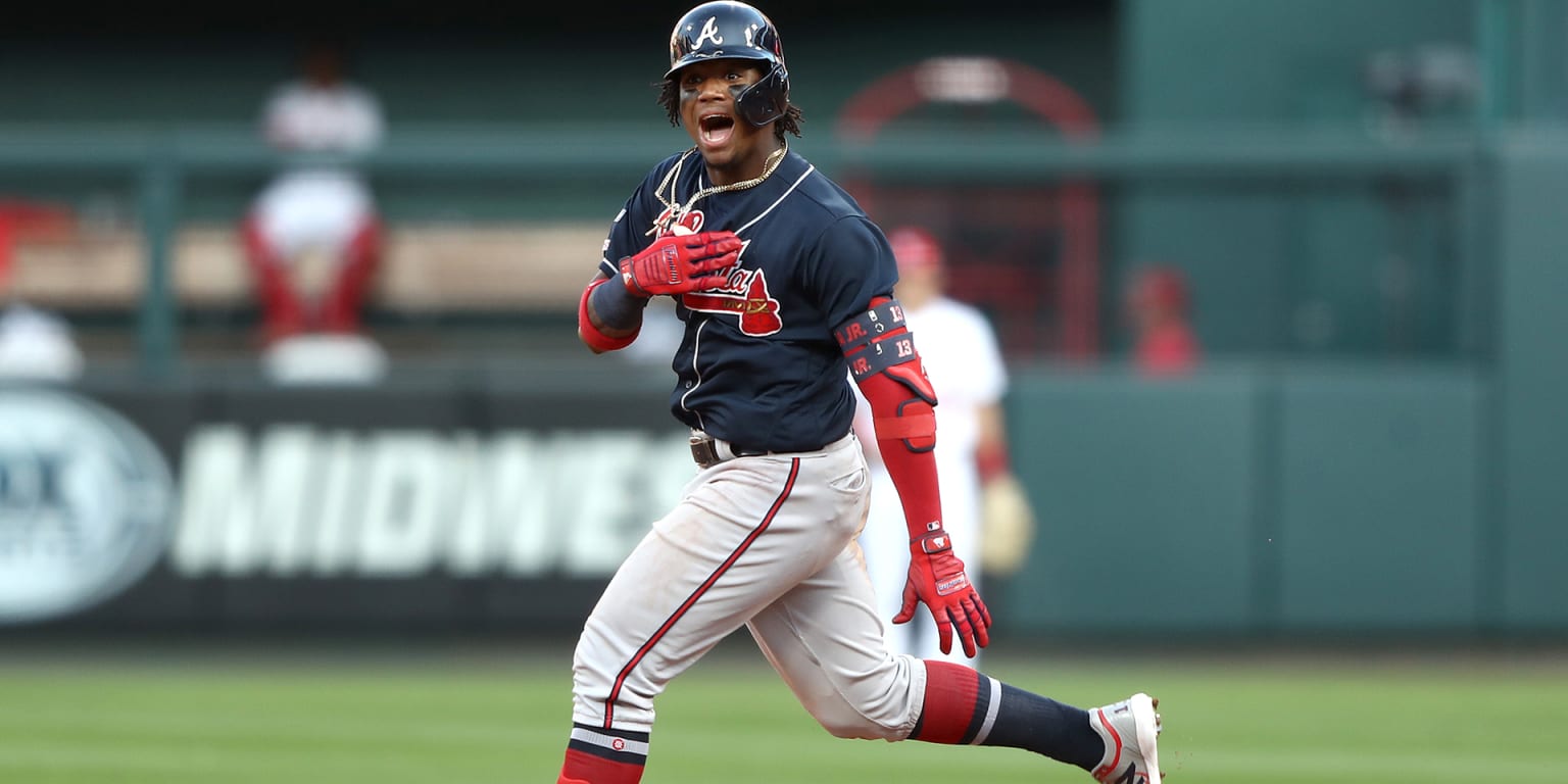 Braves' Ronald Acuna Jr. joins Barry Bonds, 3 others in exclusive HR-SB club