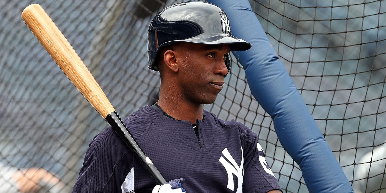 Phillies' Andrew McCutchen: Yankees hair policy 'takes away from