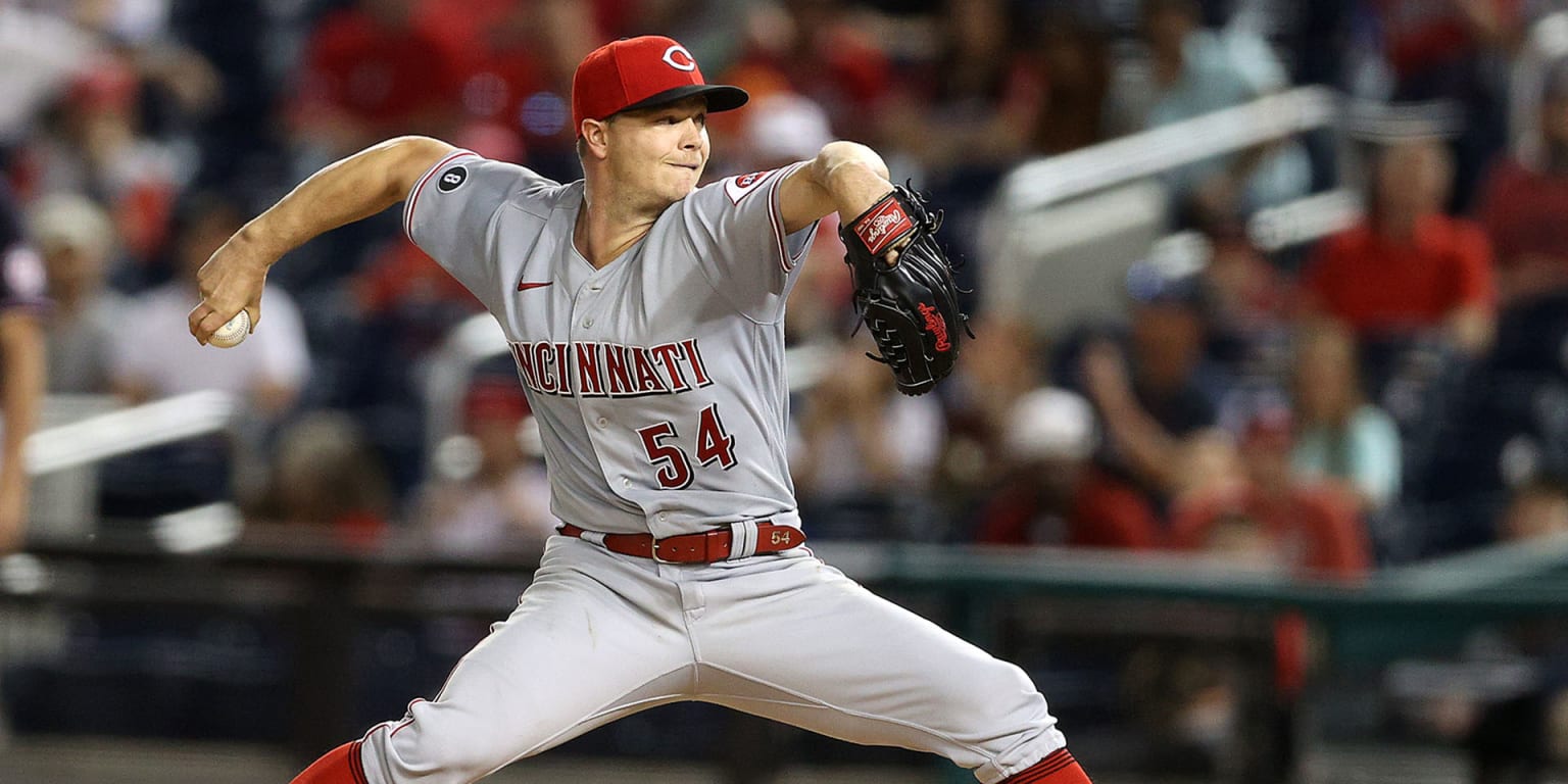 Sonny Gray dominates as Reds defeat Nationals