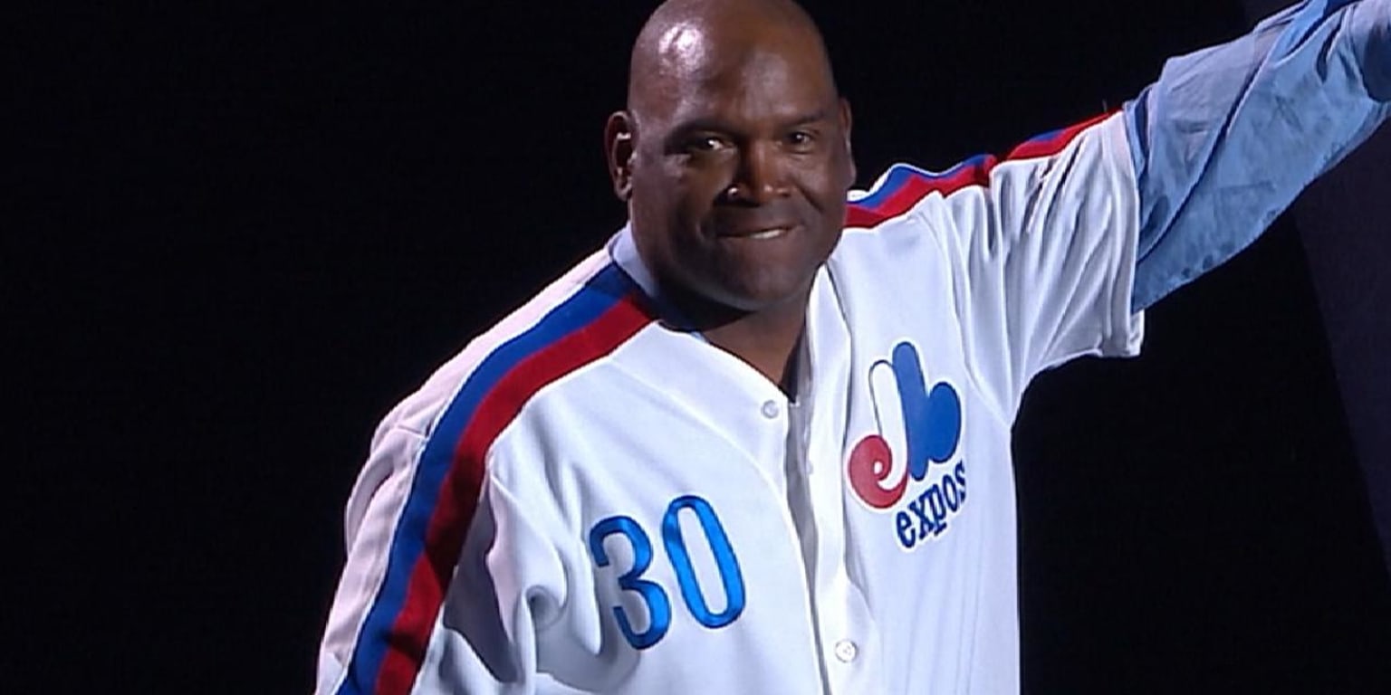 Tim Raines dropped the puck and was honored at a Montreal Canadiens game