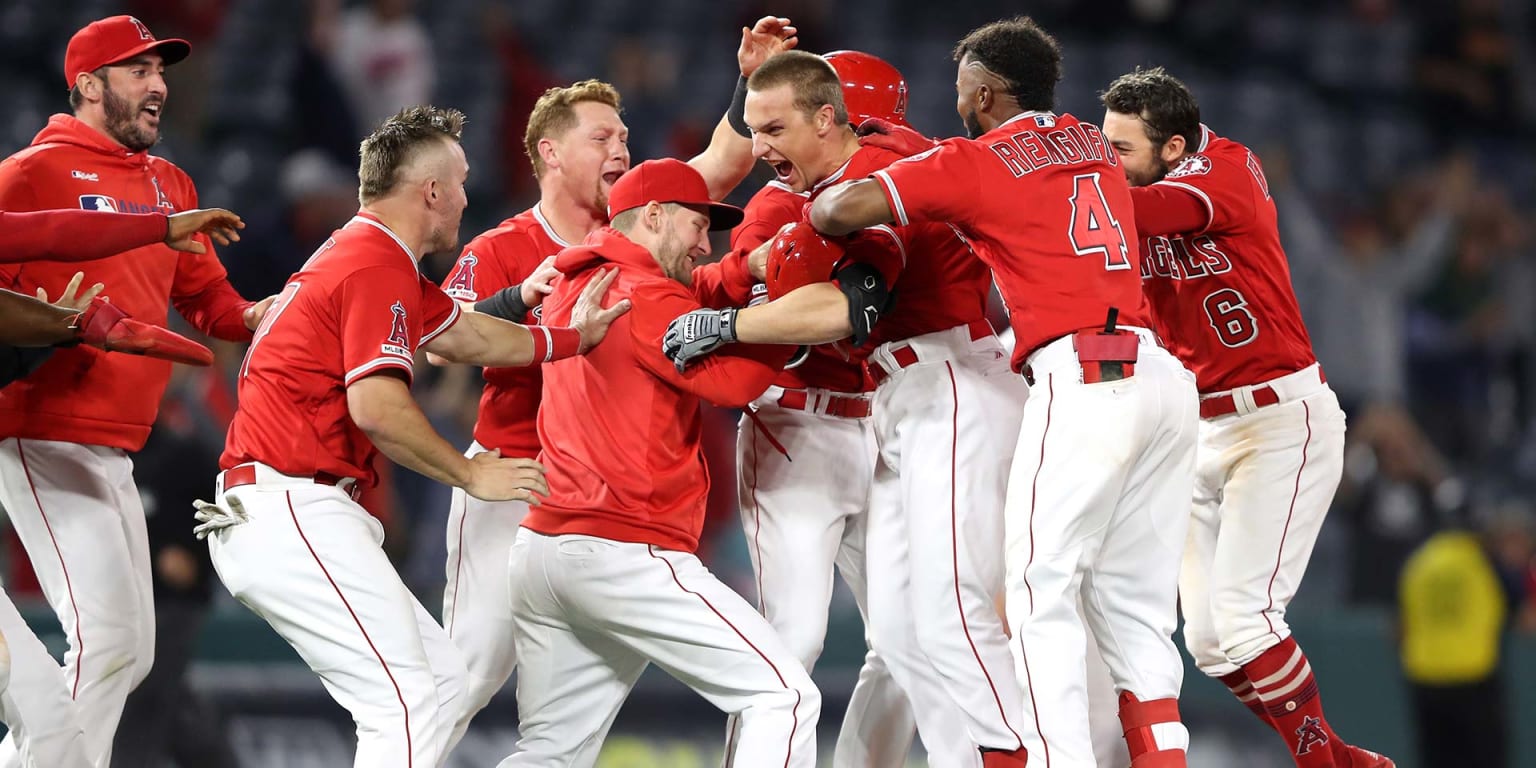 Dustin Garneau hits a walk-off double for the Angels 10-9 victory over the  A's