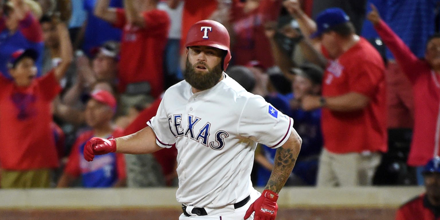 Mike Napoli, Rangers working on another reunion