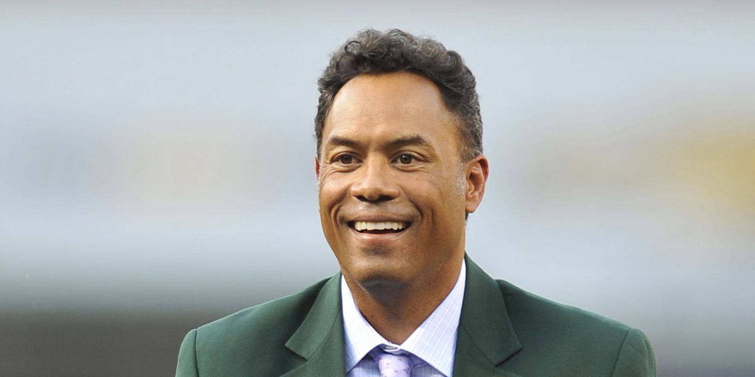 Roberto Alomar is consultant for MLB