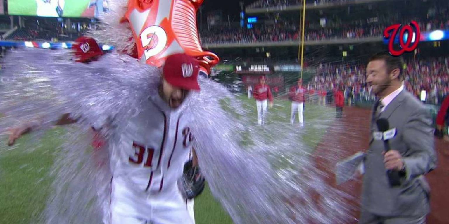 Max Scherzer punctuated his 20-K game with a magnificent glove toss and ...