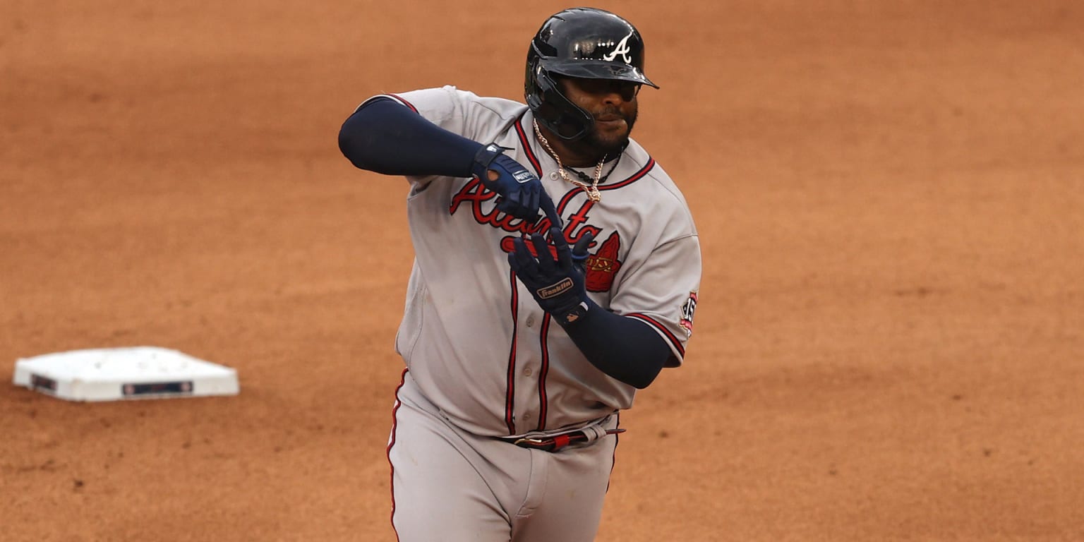 Braves clears double day with Sandoval’s HR