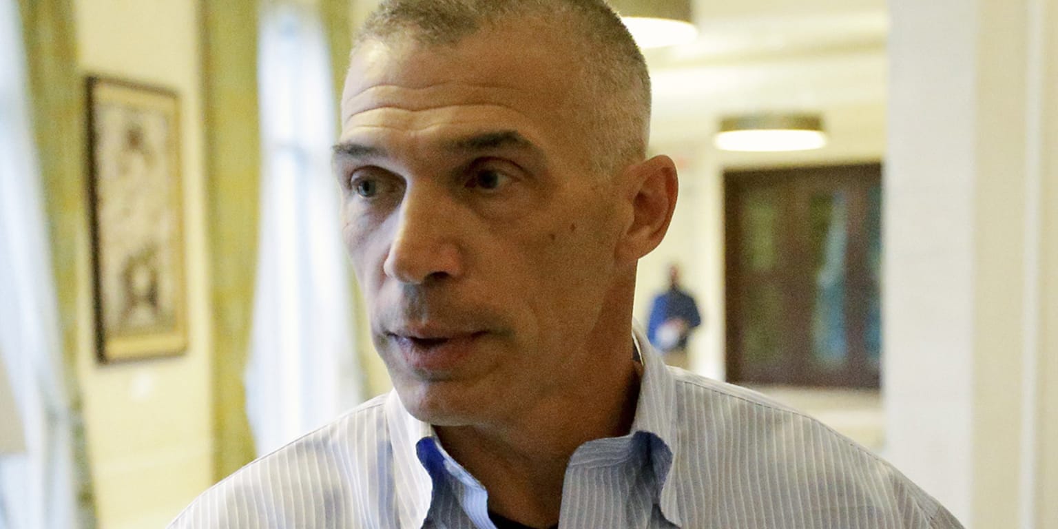 Joe Girardi hired by MLB Network as studio analyst