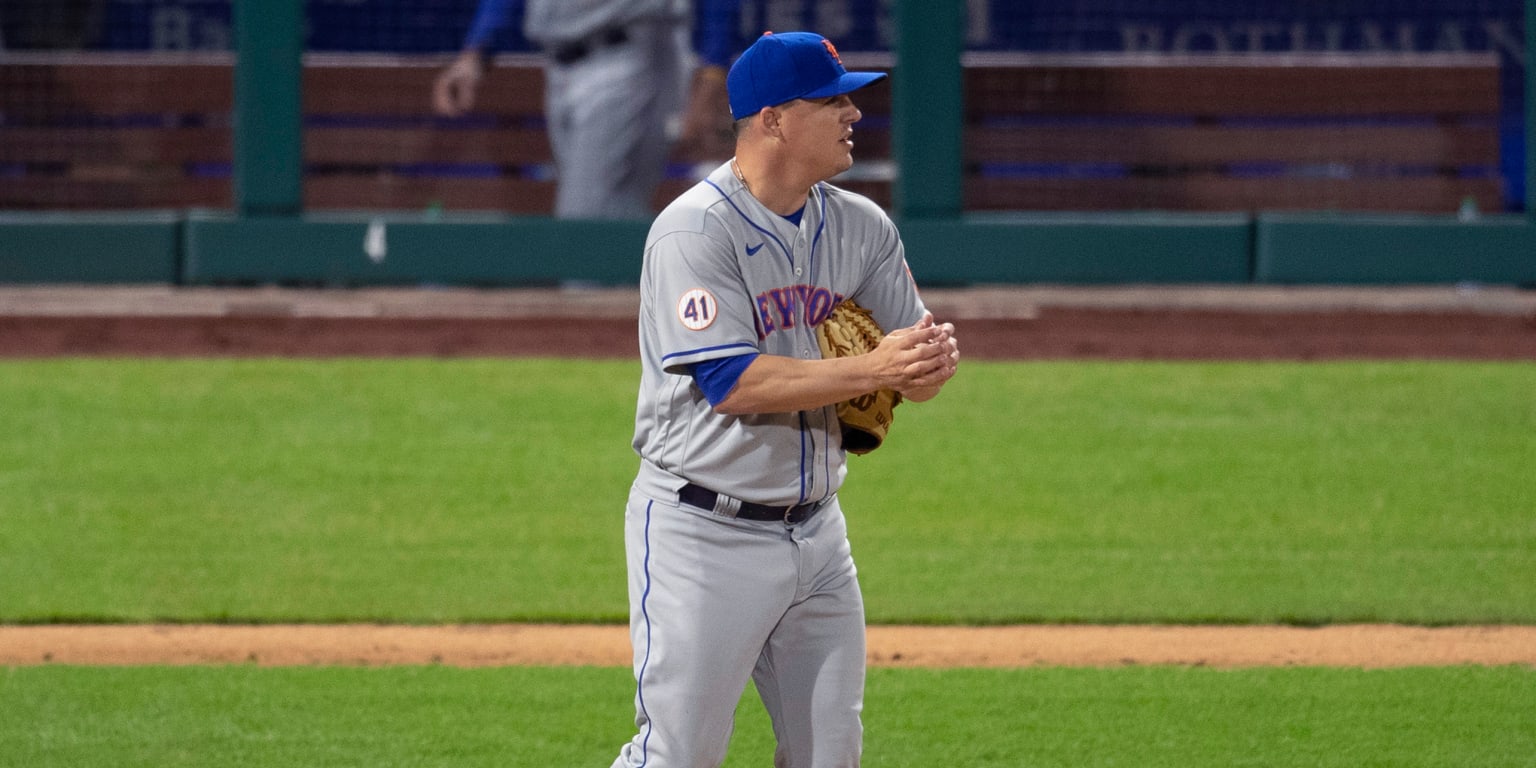 DeGrom's shutout streak ends at 31 innings, Mets top Phils