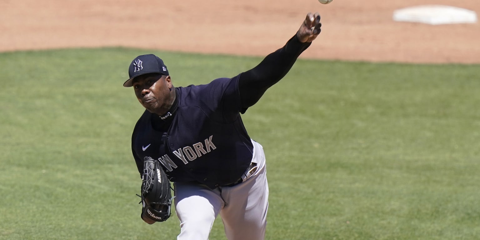 Aroldis Chapman makes 2022 Spring Training debut