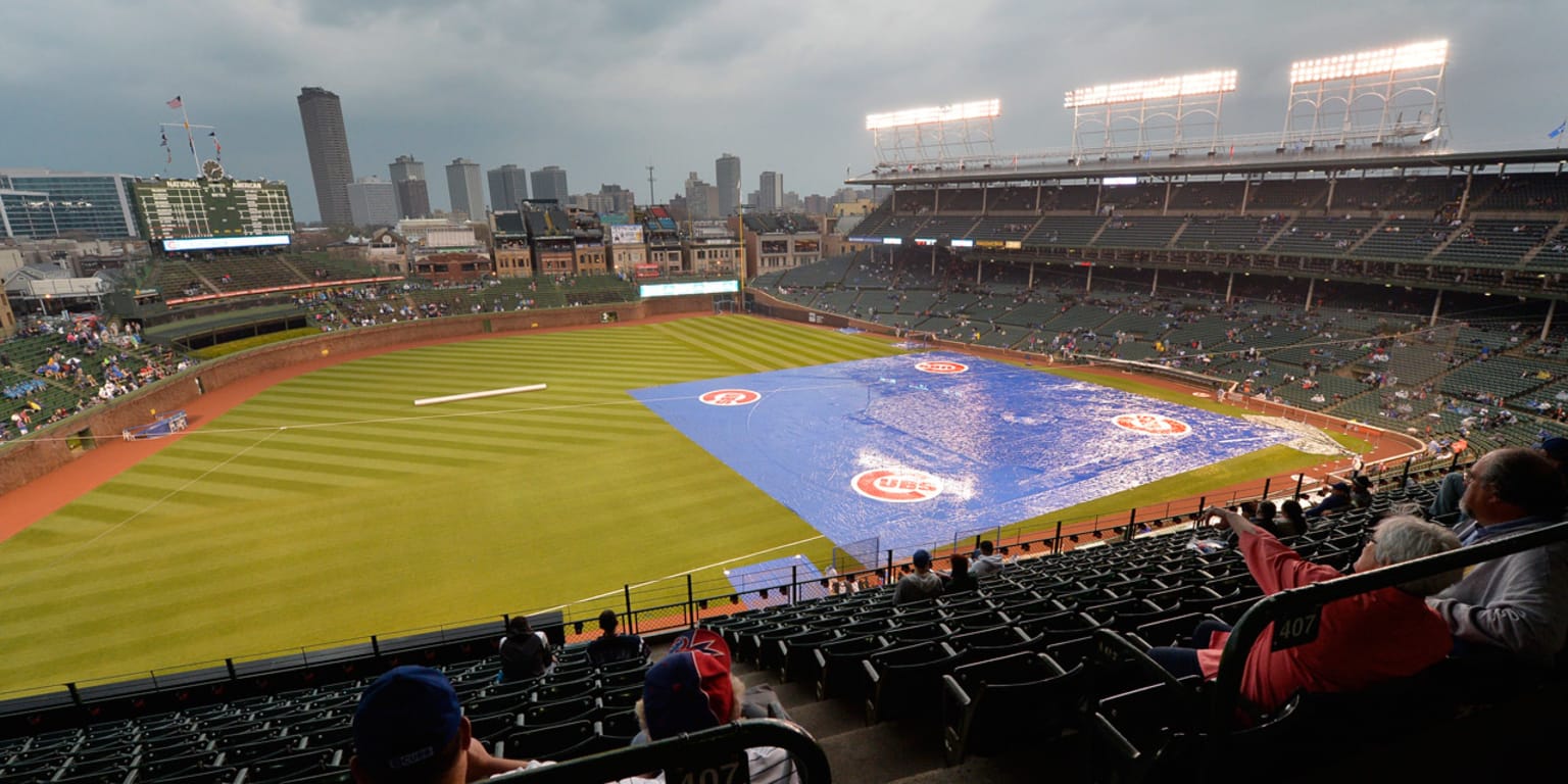 MarinersCubs game delayed in 7th due to rain