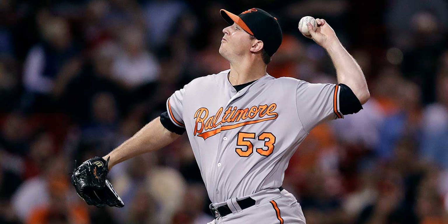 Orioles closer Zach Britton records 42nd save