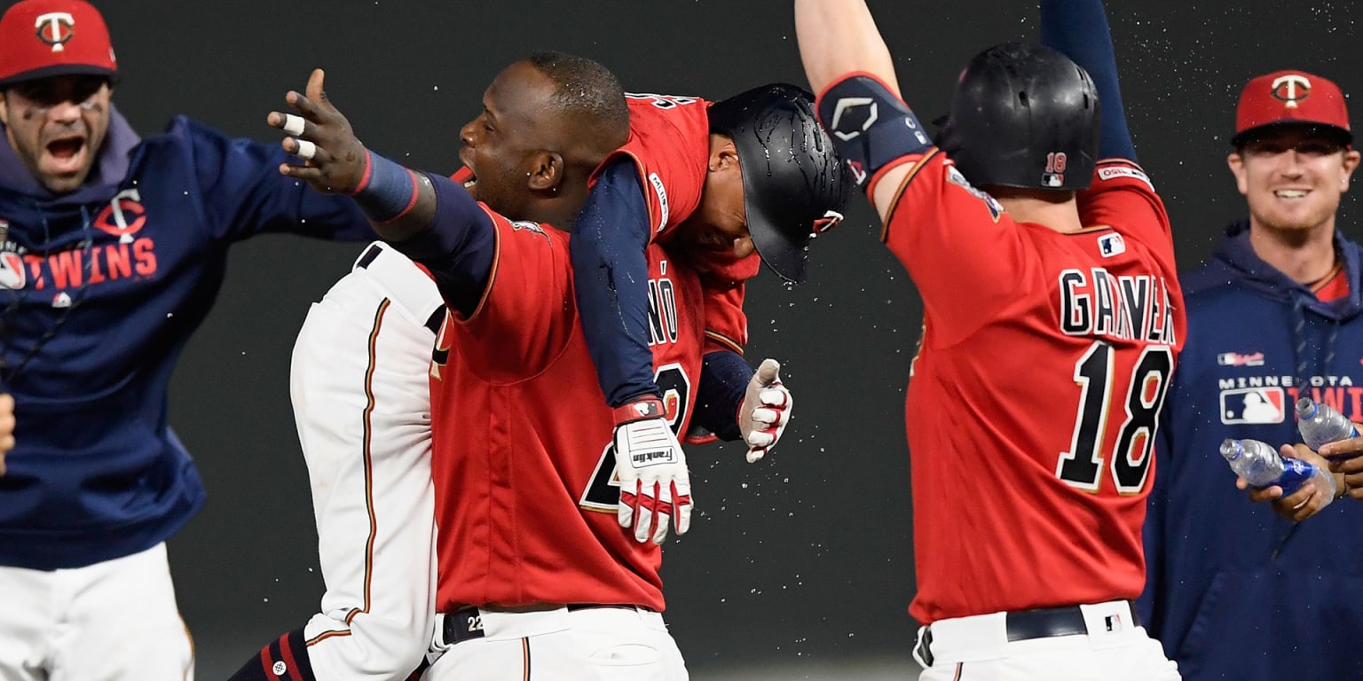 Ronald Torreyes HBP caps Twins' extrainning rally