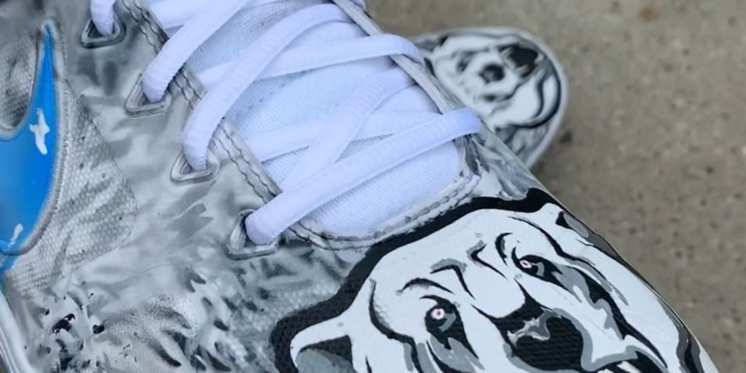 Pete Alonso has polar bear cleats for Home Run Derby