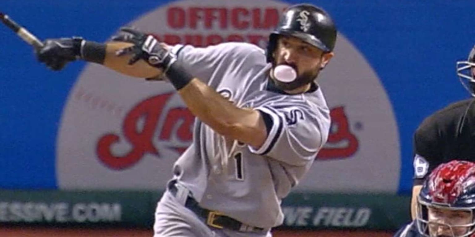 White Sox's Adam Eaton blows bubble while hitting grand slam