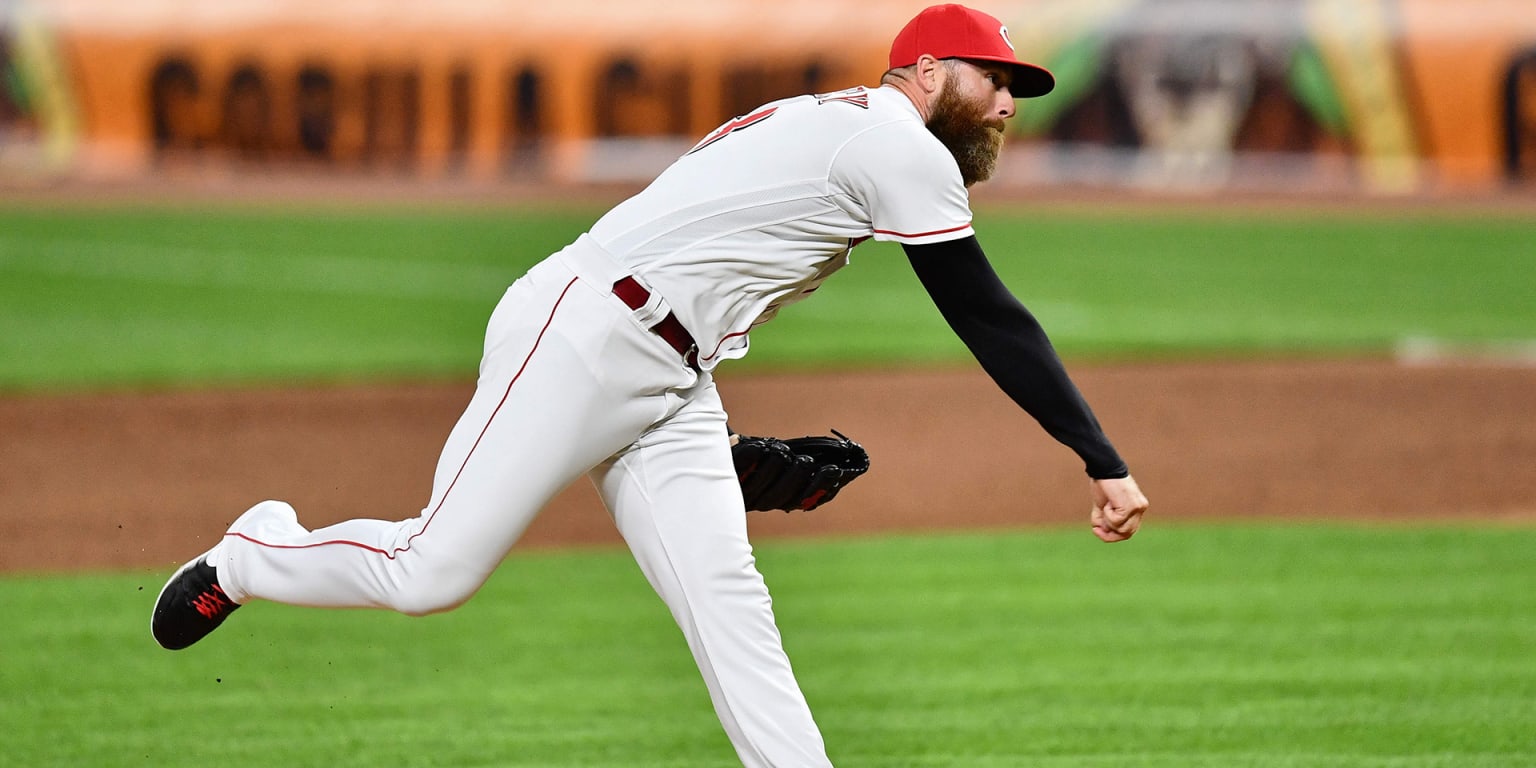 Archie Bradley and Phillies agree to negotiate (source)